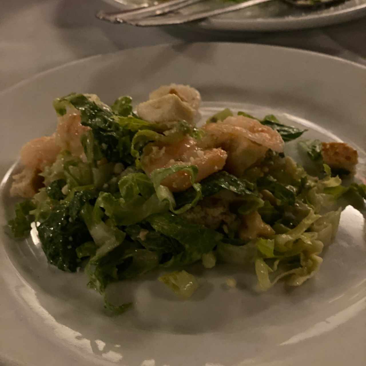 ensalada cesar de camarones 