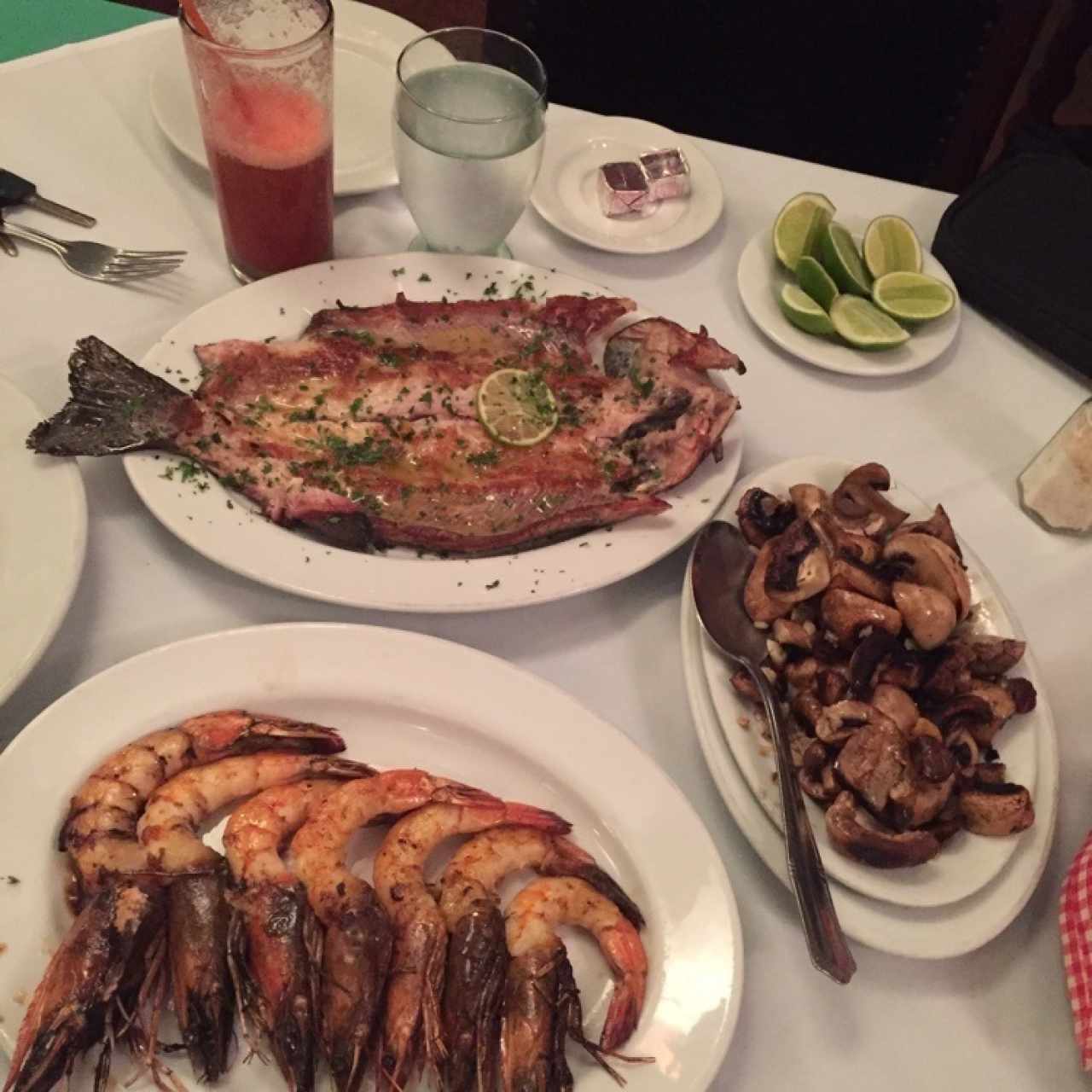 la comida es muy rica, y el servicio es super bueno