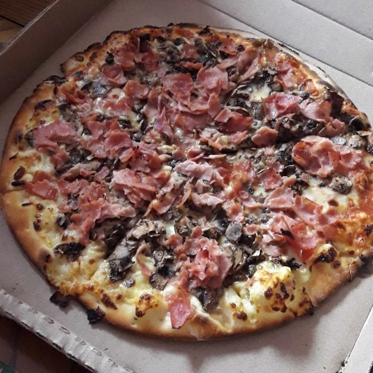 Prosciutto funghi