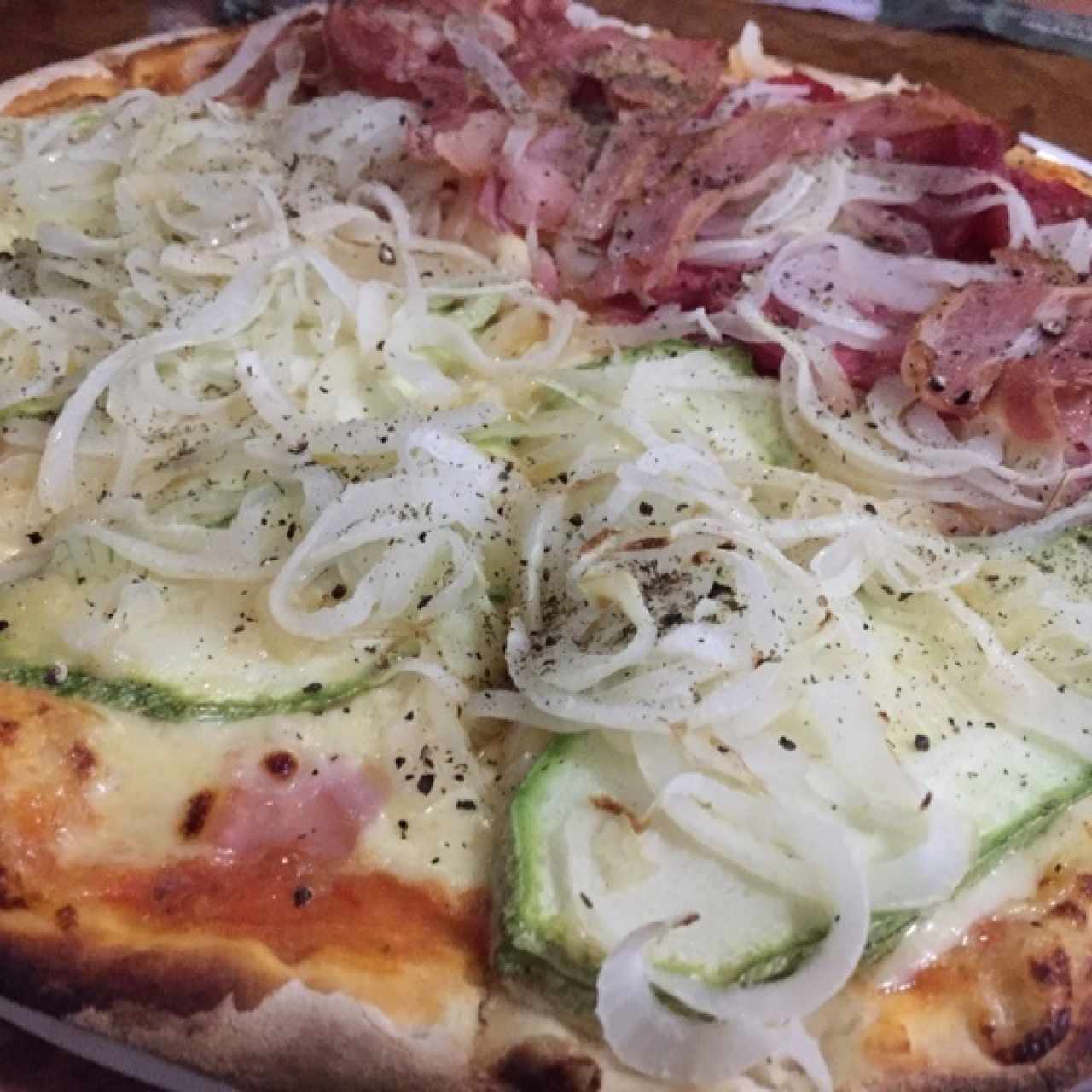 Zuchinni pizza y bacon way