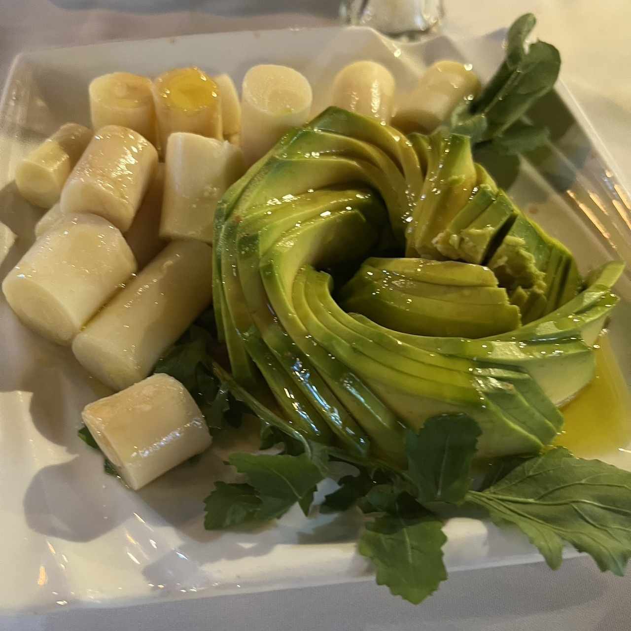 ensalada de aguacate y palmito 