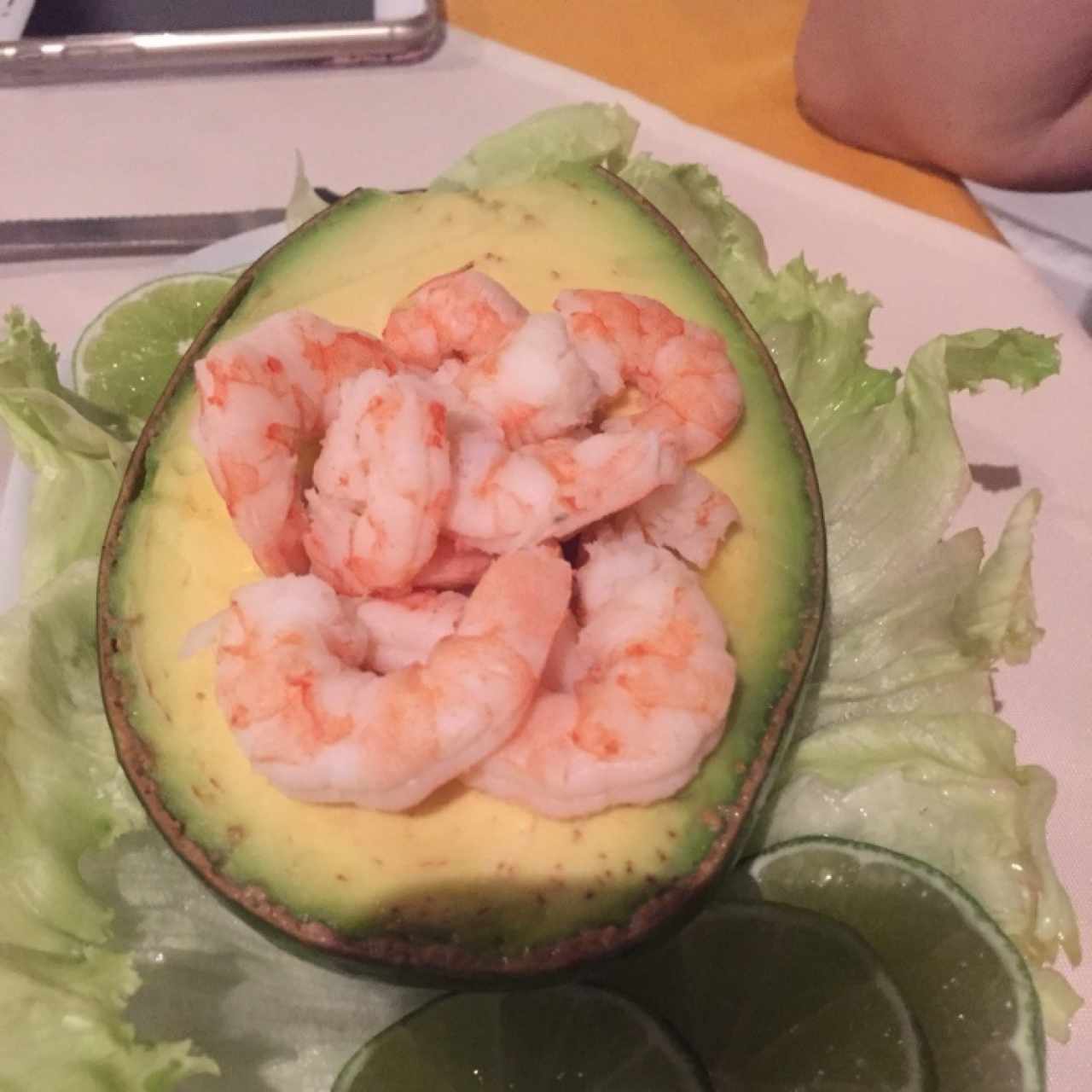 Aguacate con Camarones, bueno..!