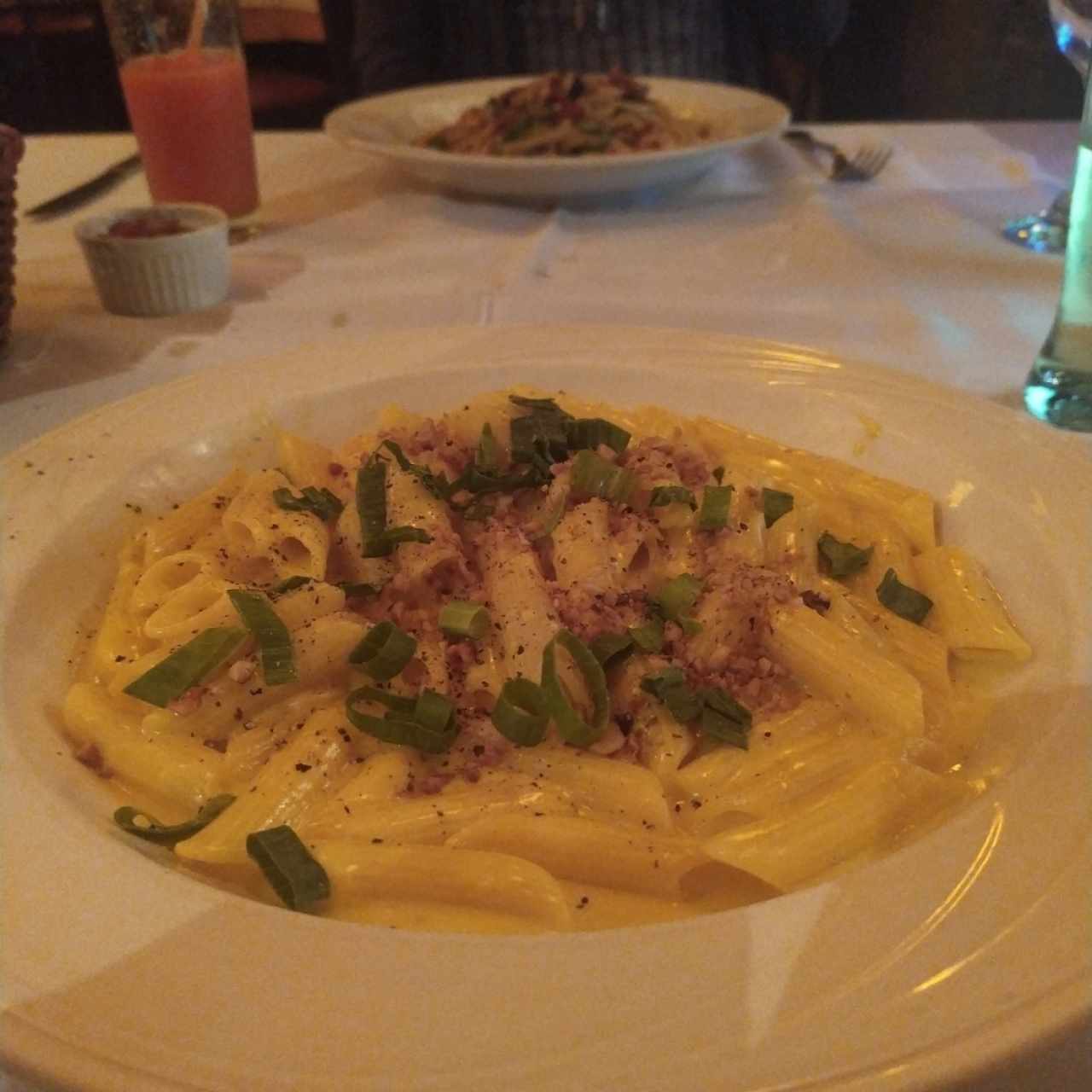 penne a la crema con azafrán