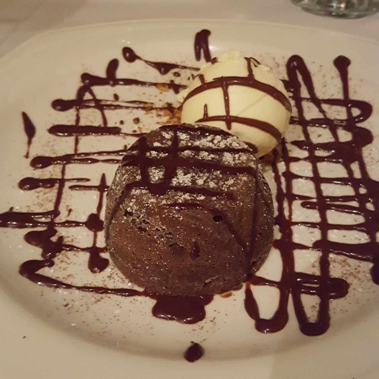fondant de chocolate con helado de vainilla