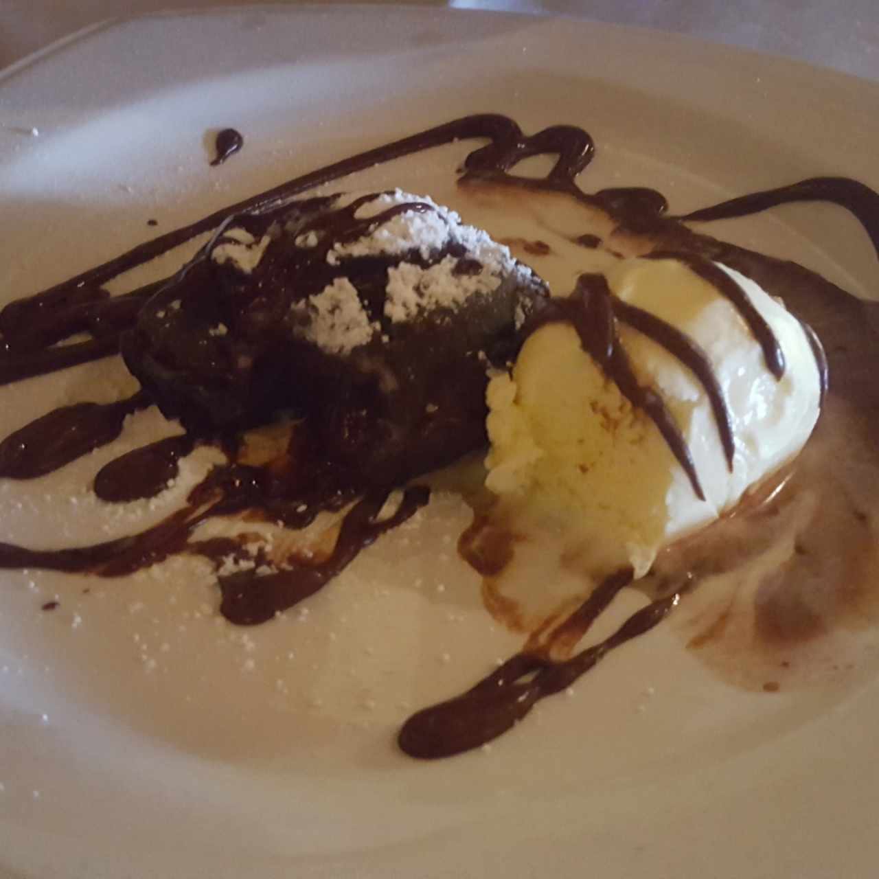 Fondant de chocolate con helado de mantecado