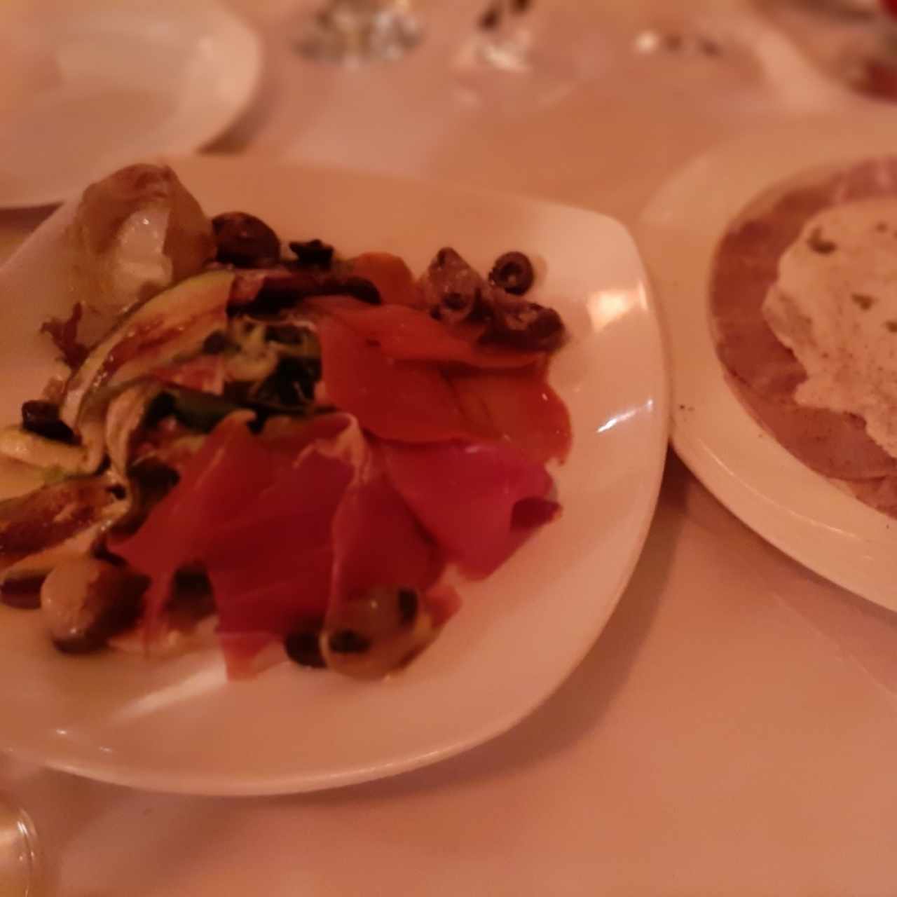 Ensalada con Alcachofas y Jamón Serrano