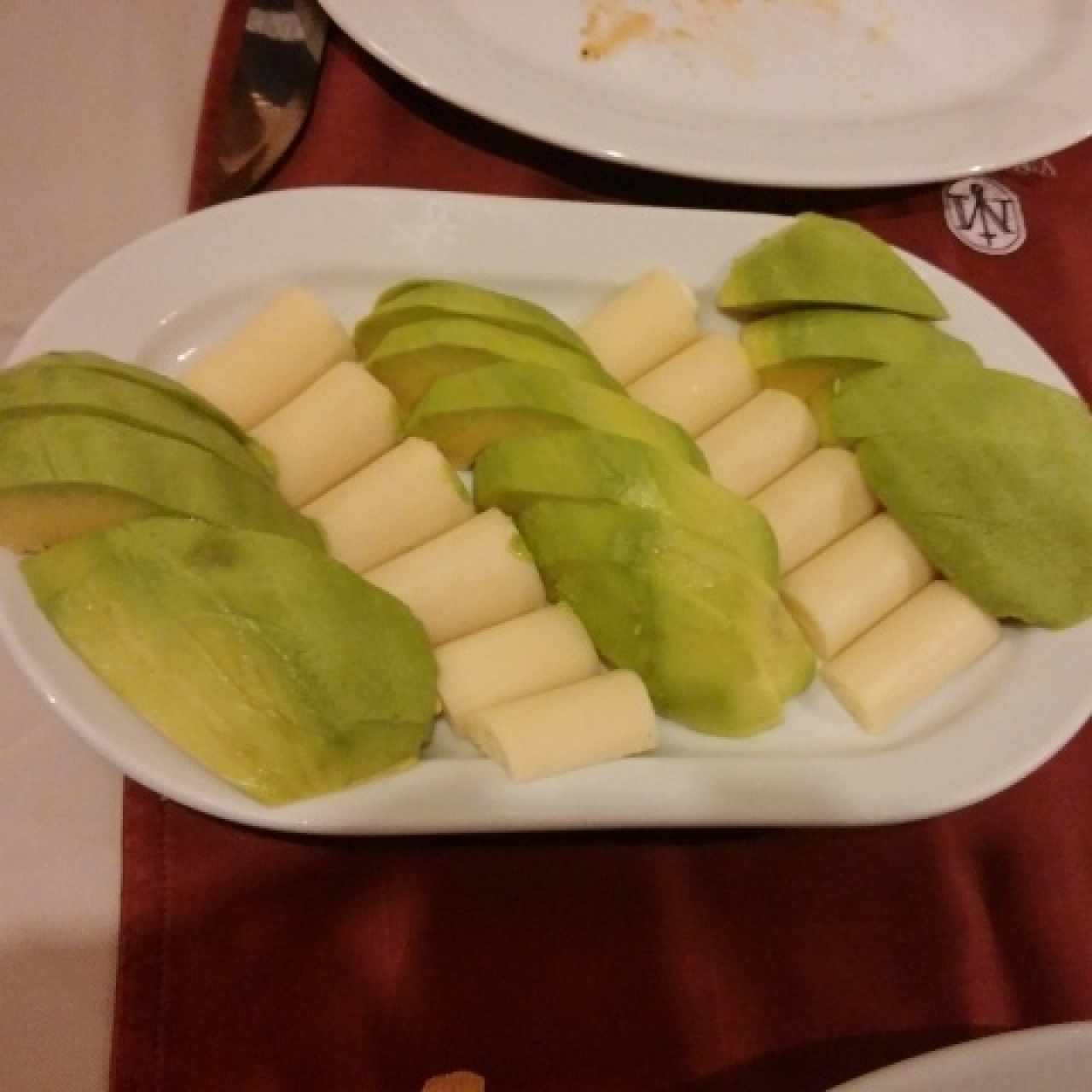 Ensalada de palmito y aguacate
