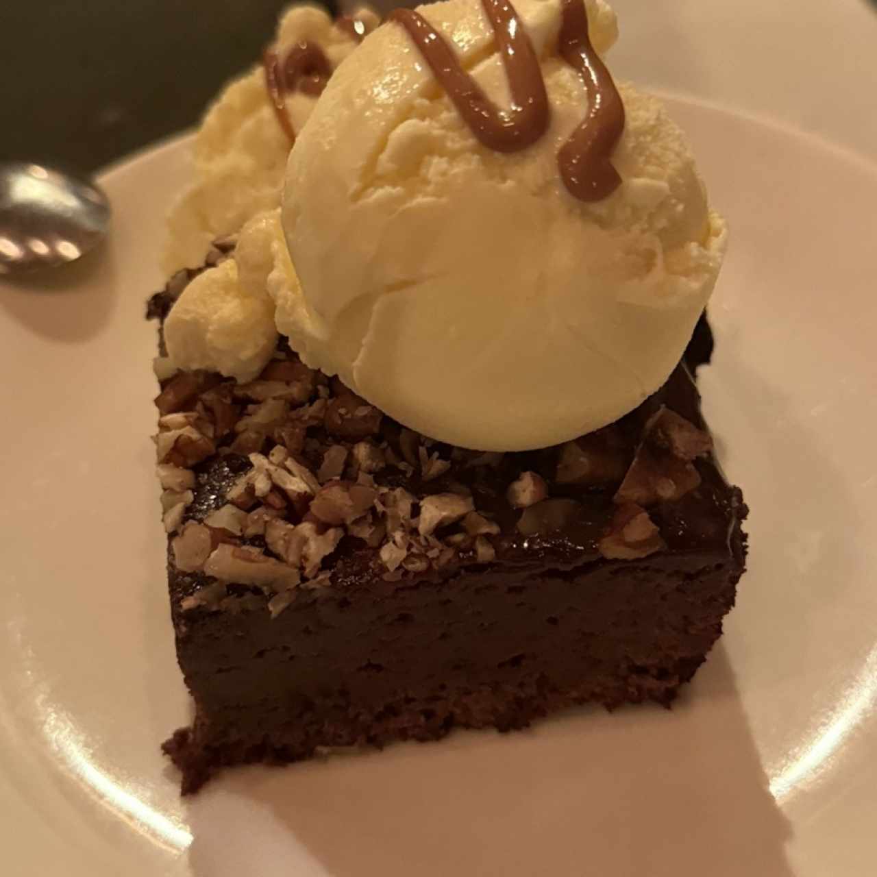 Brownie con helado 