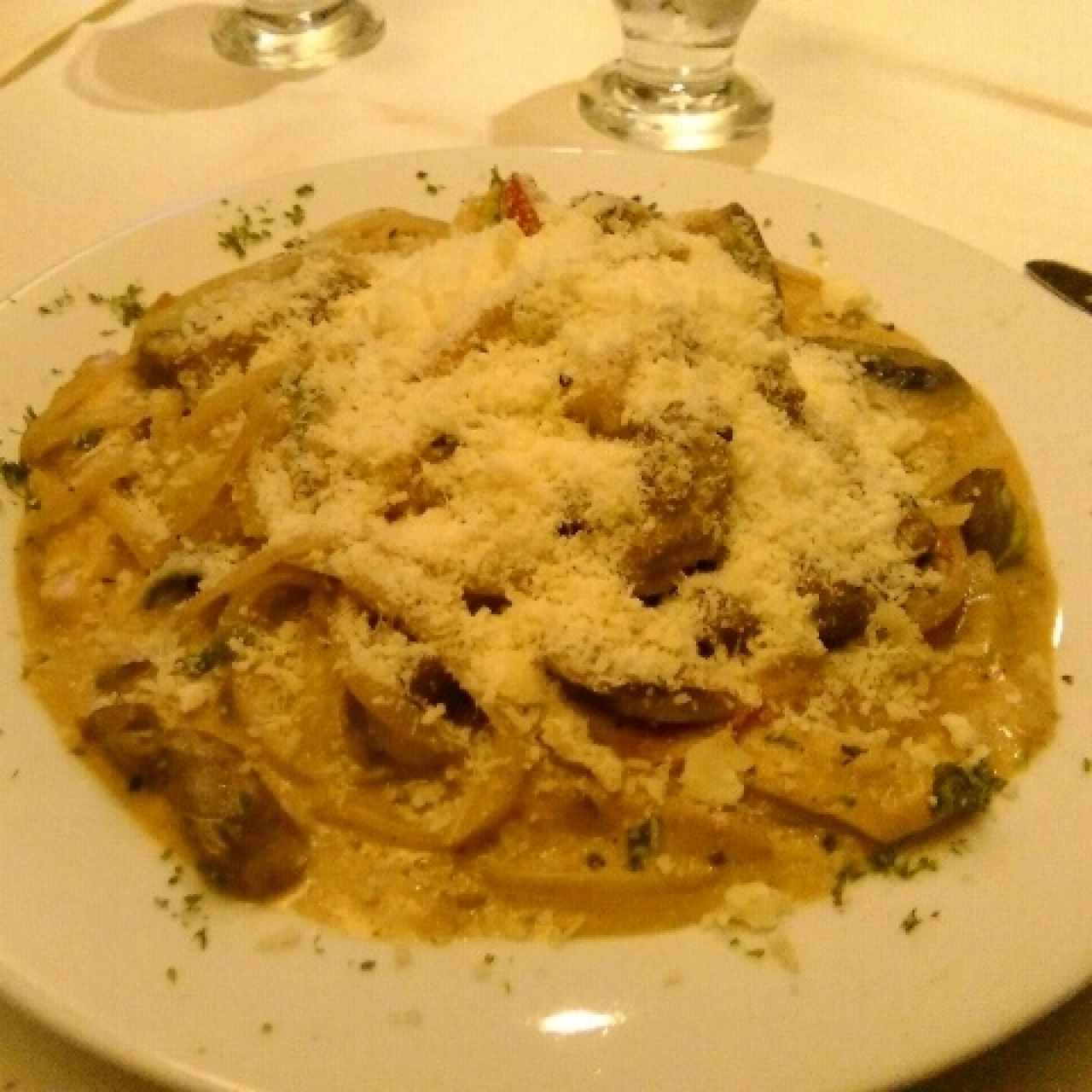 linguini frank sinatra. exquisito y abundante