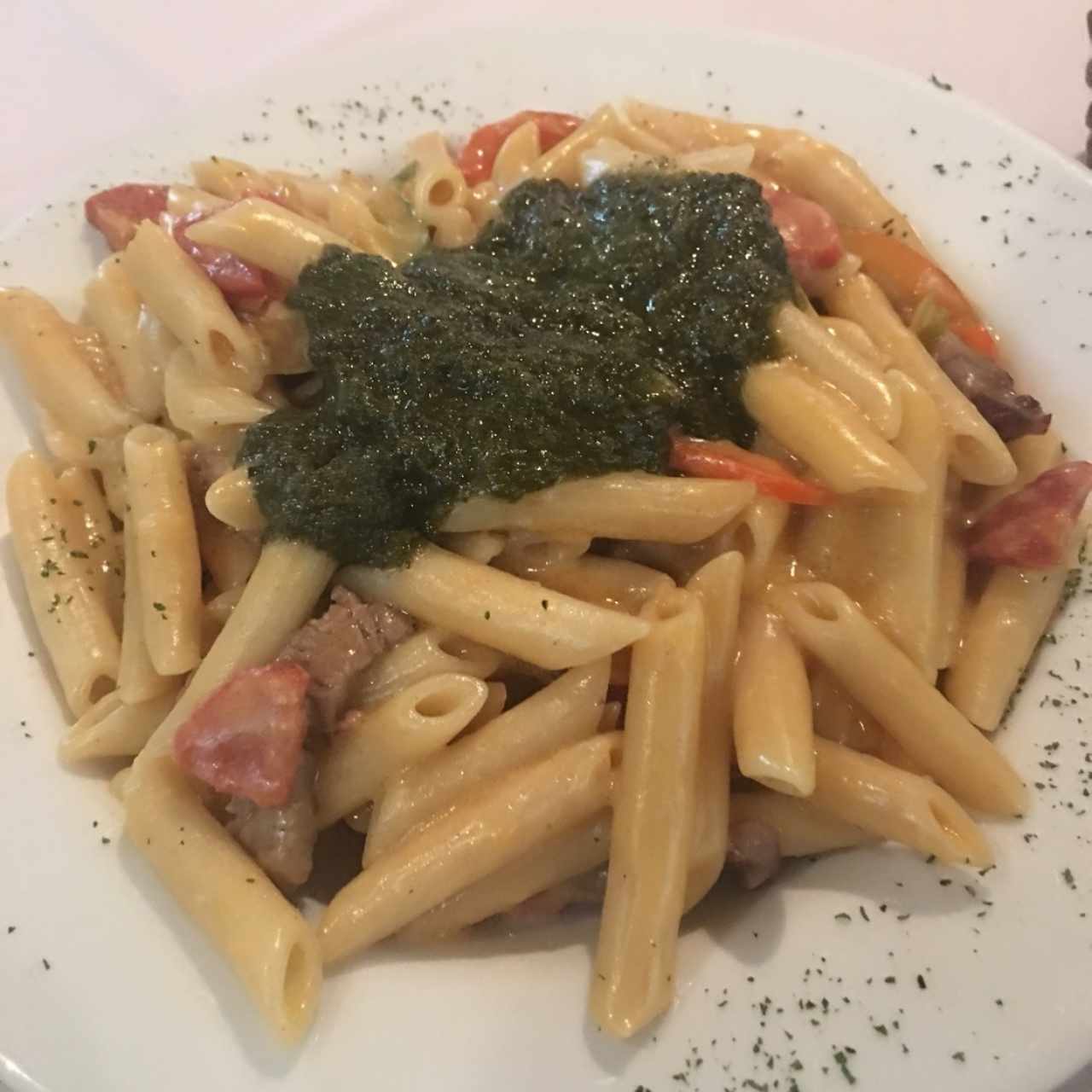 plumitas con lomito crema y pesto!