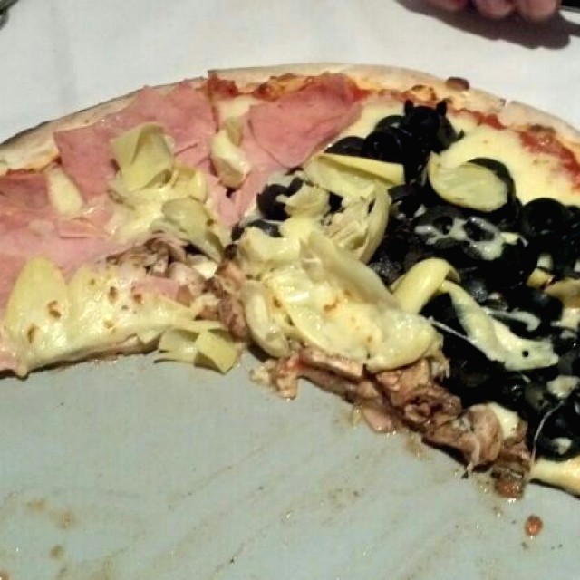 Pizza cuatro estaciones 