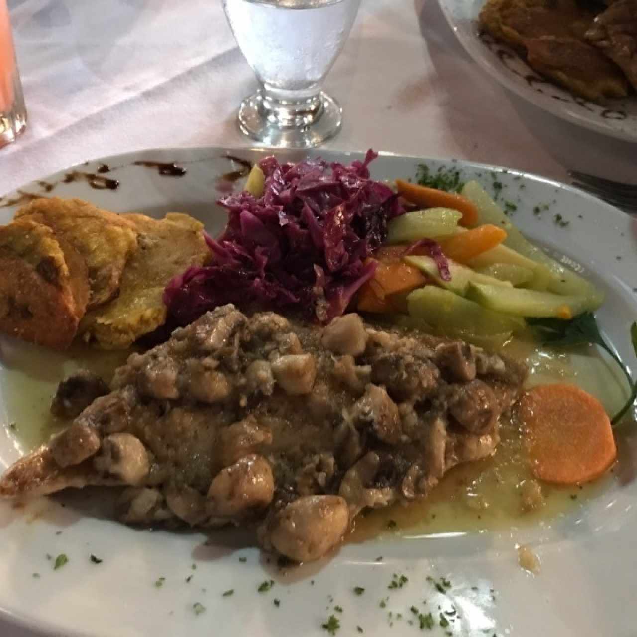 Filet de Dorado al Ajillo con champiñones 