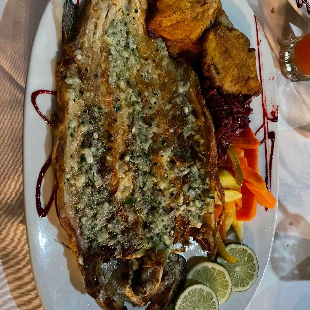Trucha al ajillo 