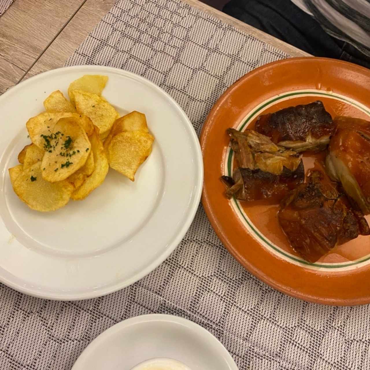 Cochinillo a la Manera de Segovia con Papas