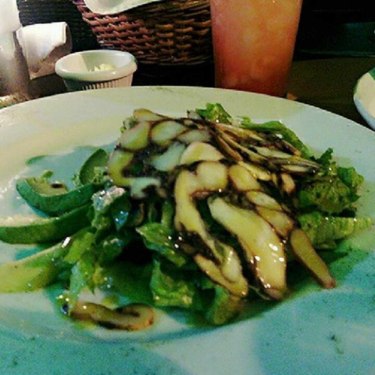 Ensalada de pulpo y aguacate