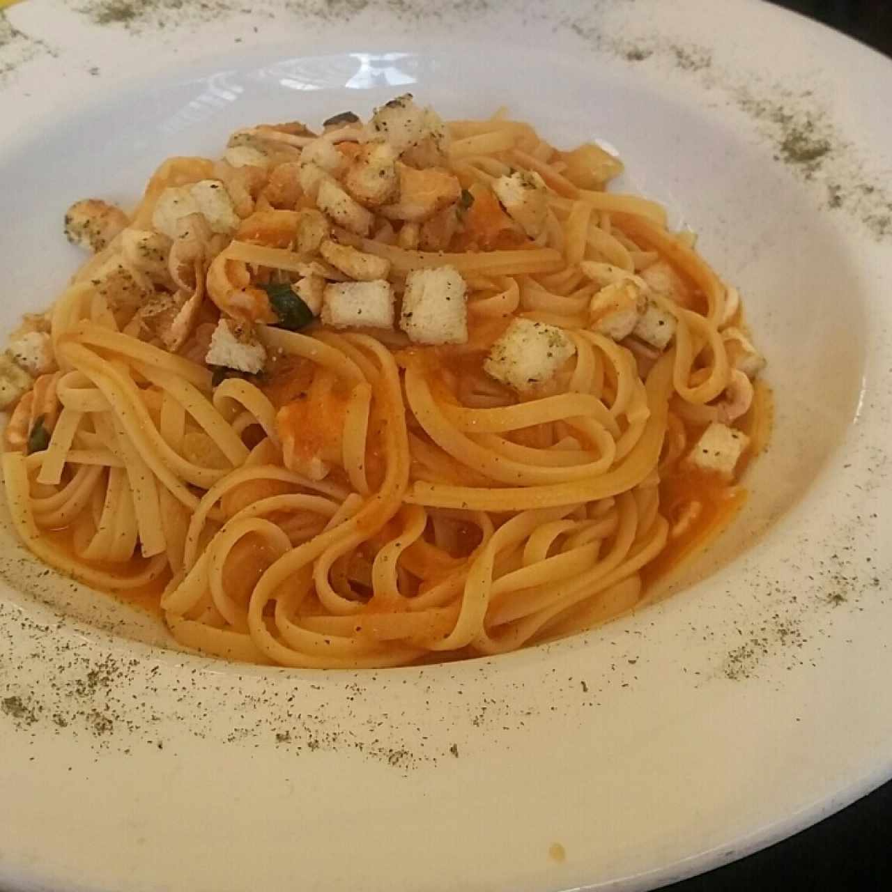 Linguini arrabiata con calamares