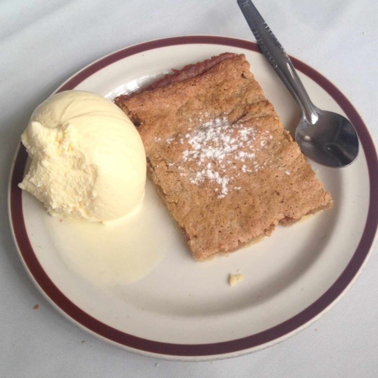 crostata de almendra y helado