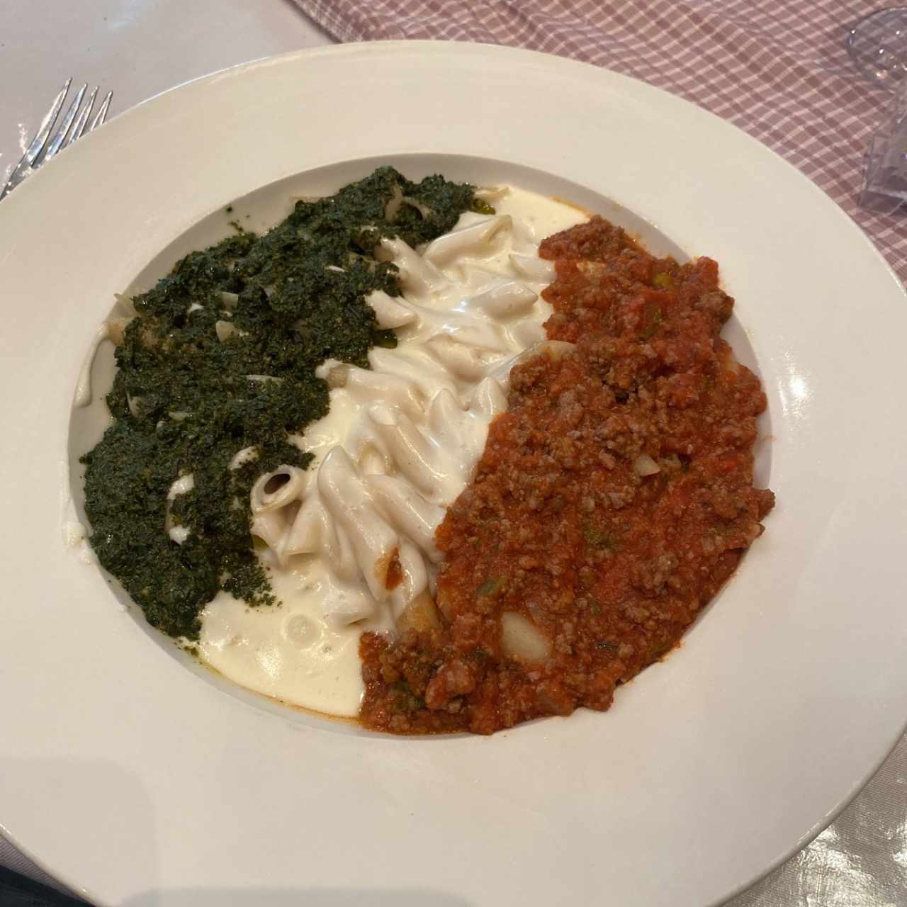 Pasta rica (3 salsas)