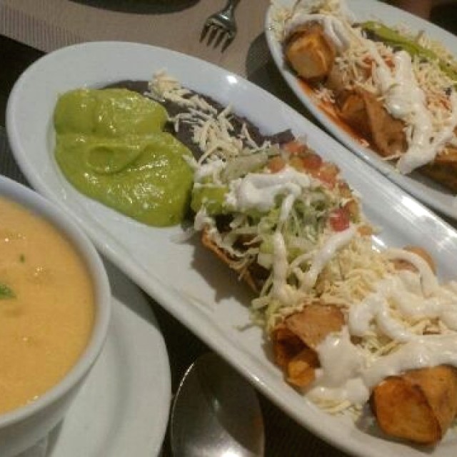 Variado, Chupin de Gallina y Plato Mixto