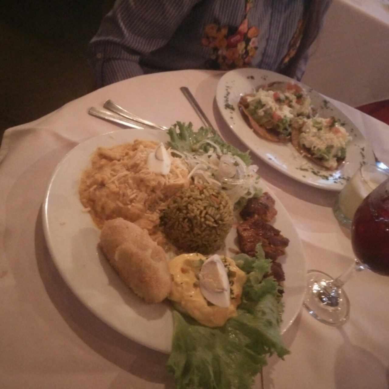 Rompe olas y tostadas de pollo