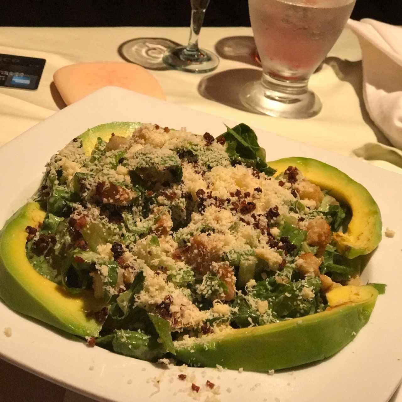 Ensalada Cesar con Aguacate