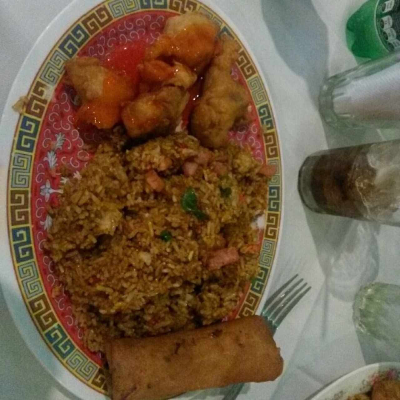arroz especial, agridulce de pollo y lumpia