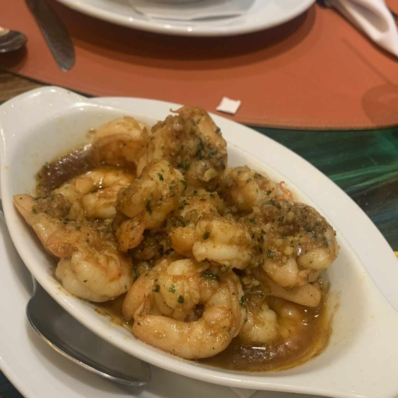 Camarones al ajillo 