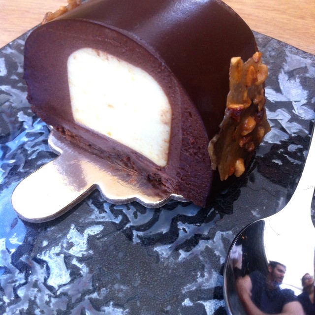Mousse de parchita y chocolate.