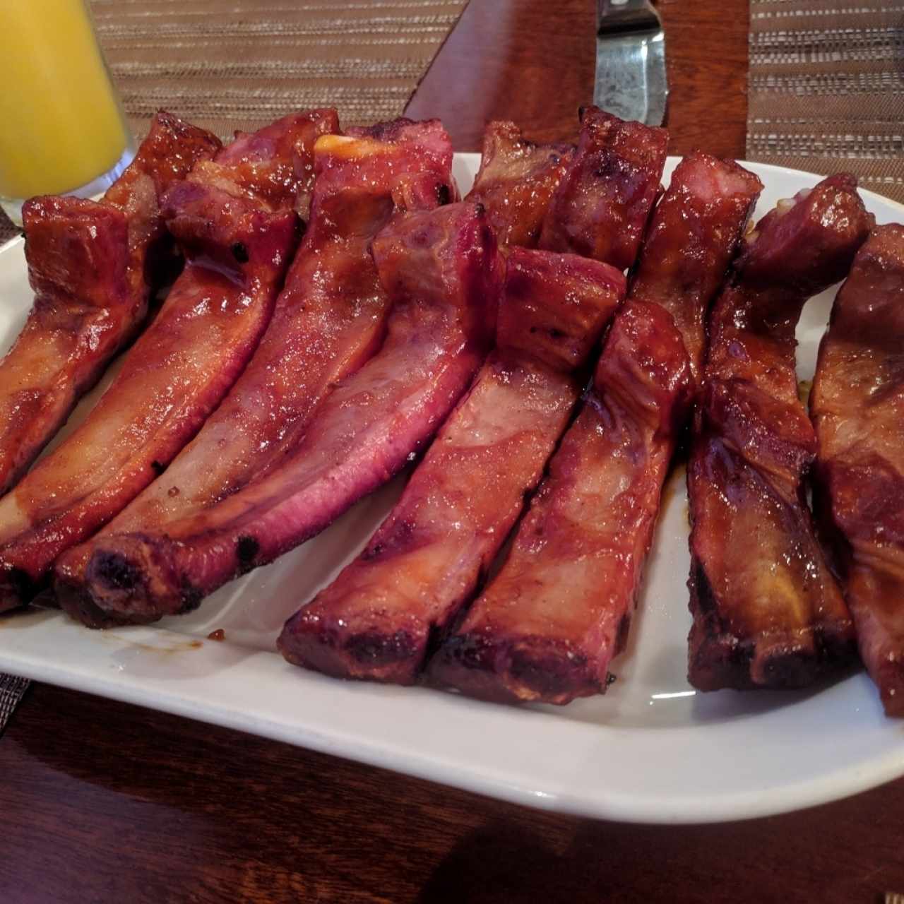 Rack de costillas bbq