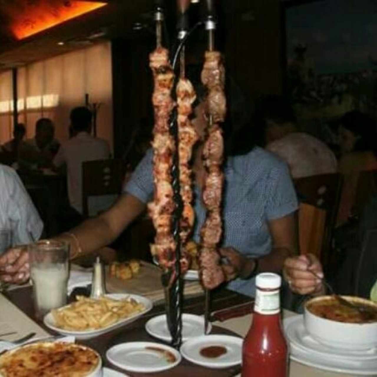 Espetadas de Cerdo, Lomíto y Pollo