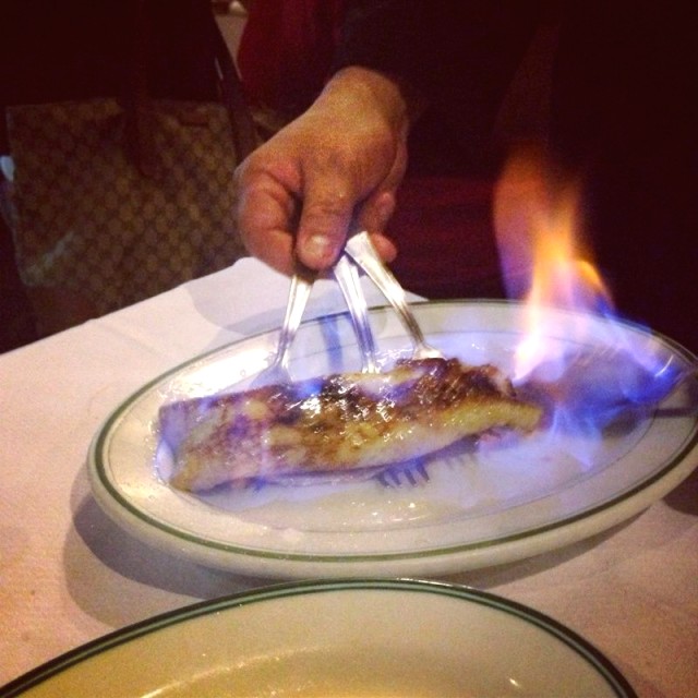 Panqueca de Arequipe flameada con helado