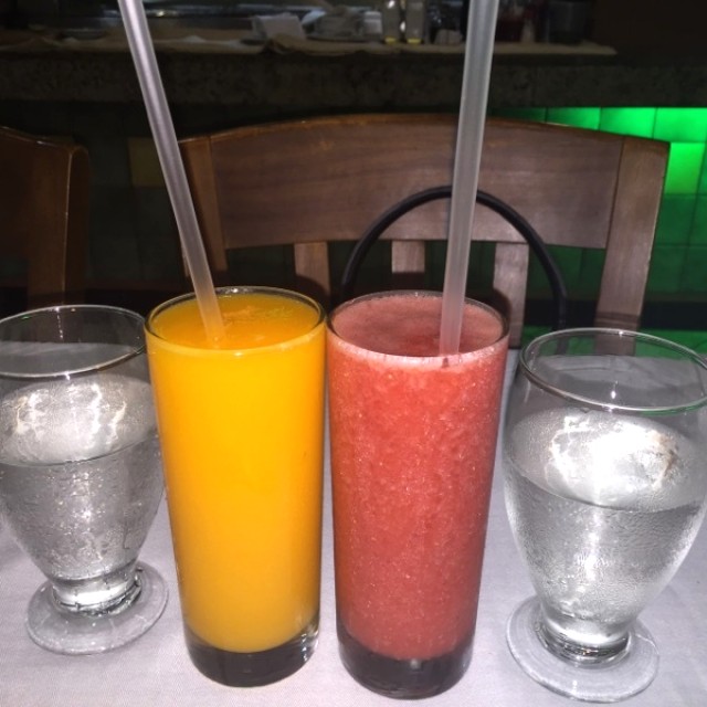 Jugos de Fresa y Lechoza 