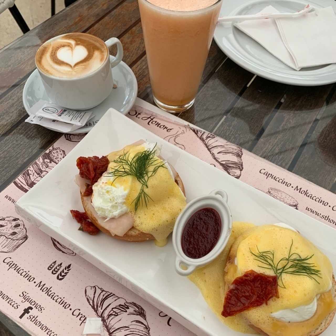Huevos Benedictos