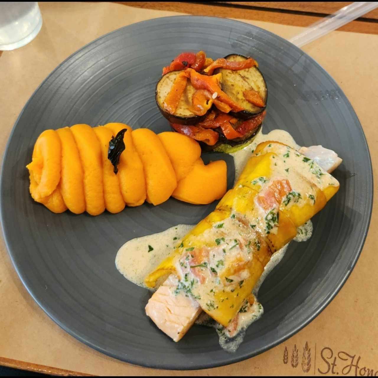 Salmón al plátano 