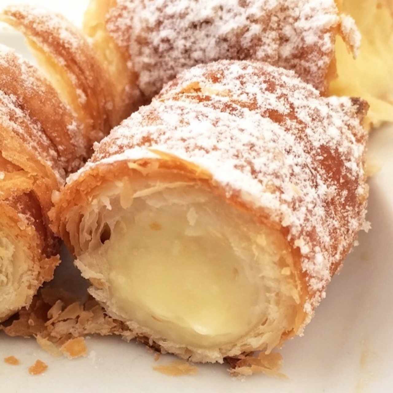 Cannoli de Crema Pastelera