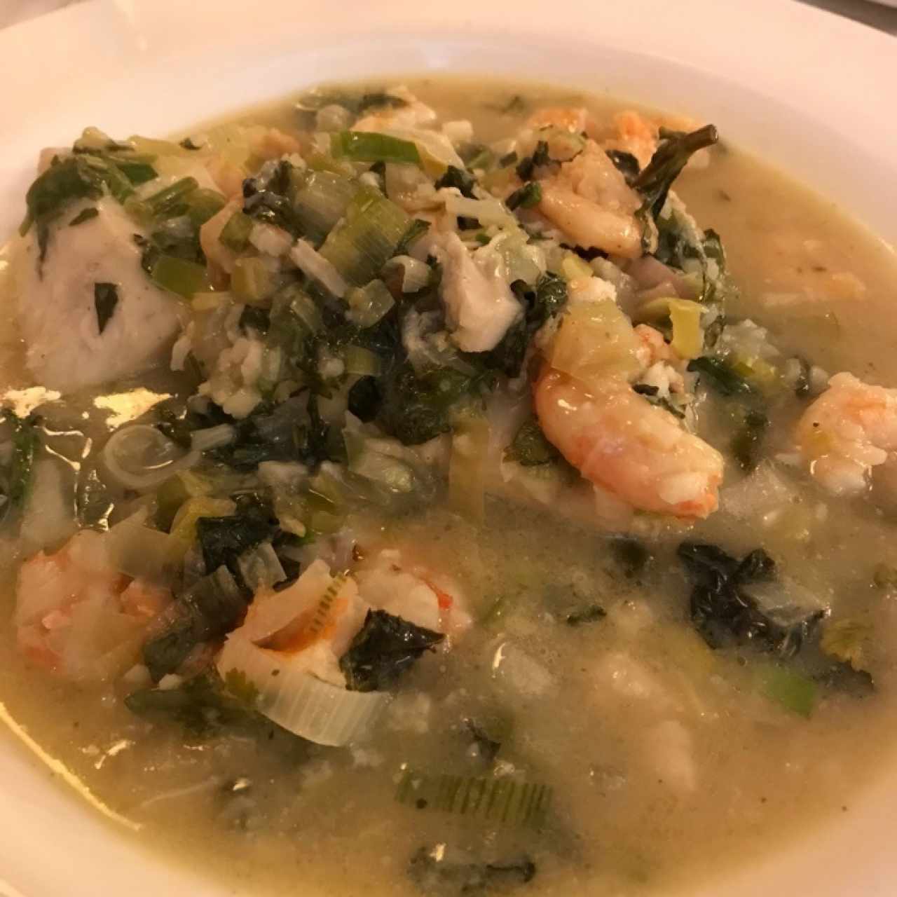 Robalo con camarones