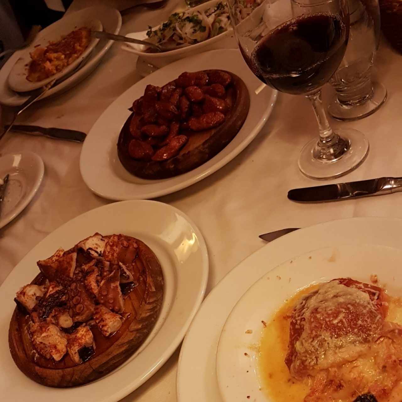 pimiento relleno de langosta, pulpo a la gallega, chistorras y ceviche de pescado