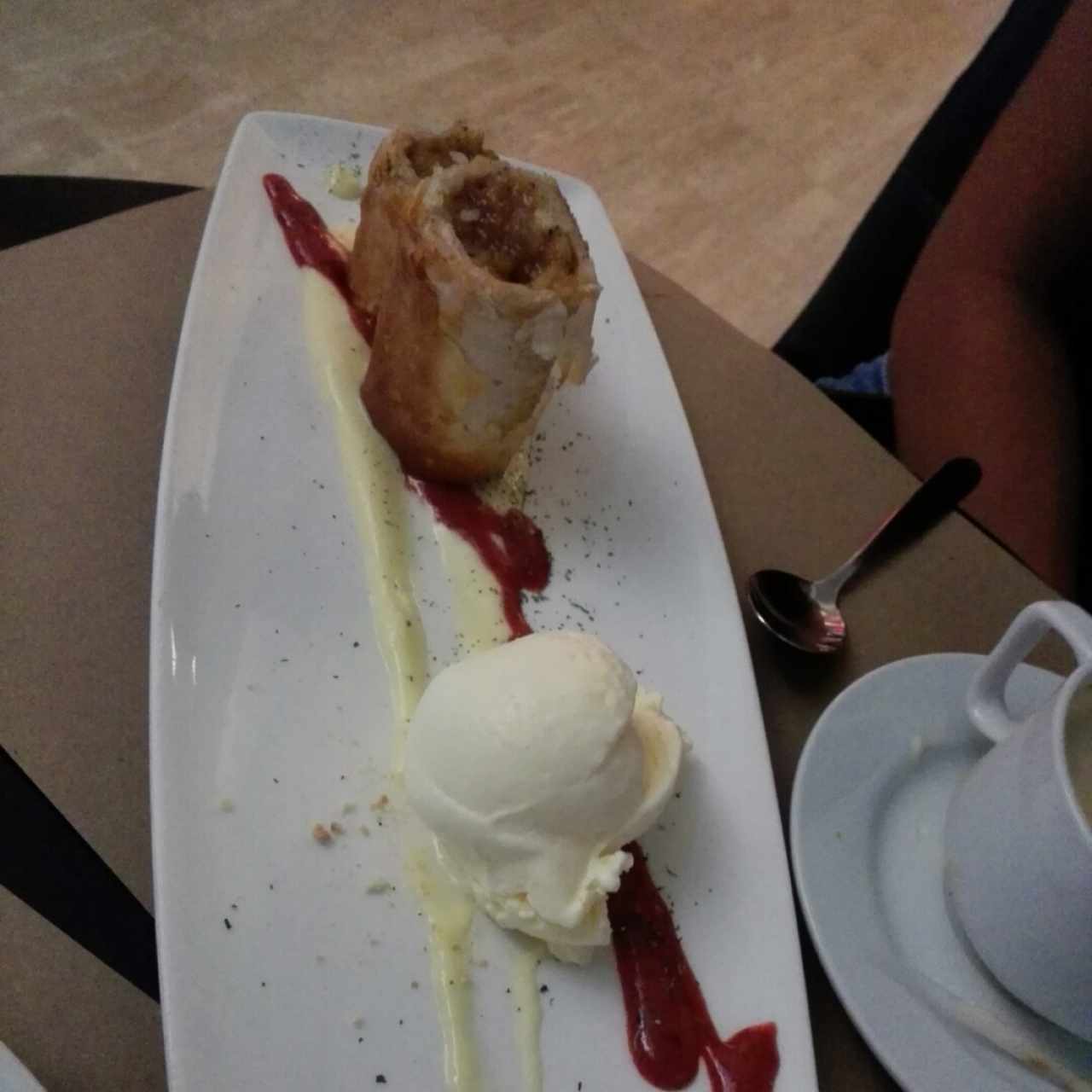 Tabaquito de manzana con helado de vainilla