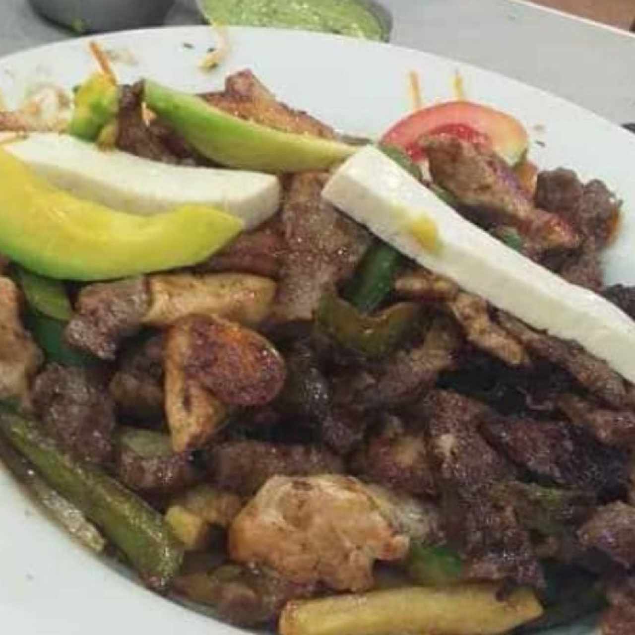 Parrilla de Solomo y Pollo, excelente..!