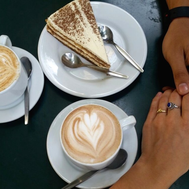 Capuccino, Mokaccino y Torta de Tiramisu.
