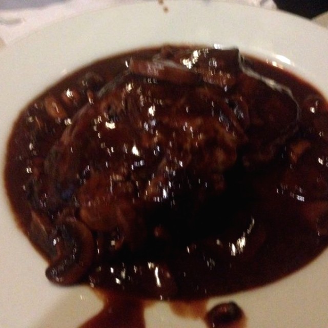 Medallones de lomito al vino y champiñones