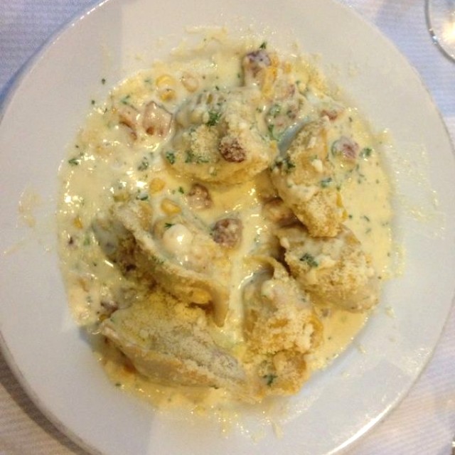 Tortelloni Carbonara con Maíz