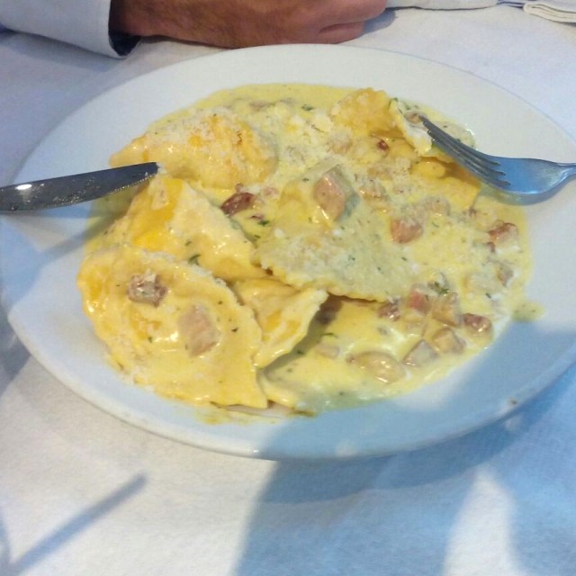 Tortelinis en salsa carbonara 