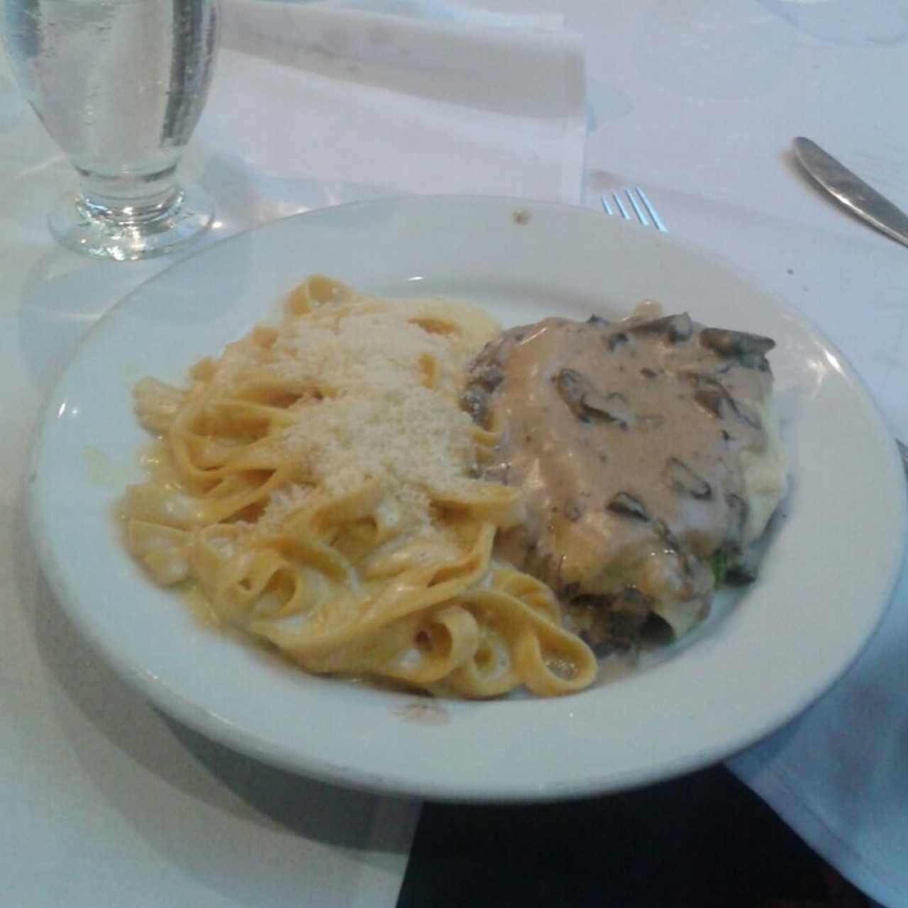 Cartocvio de Lomito con salsa de champiñones
