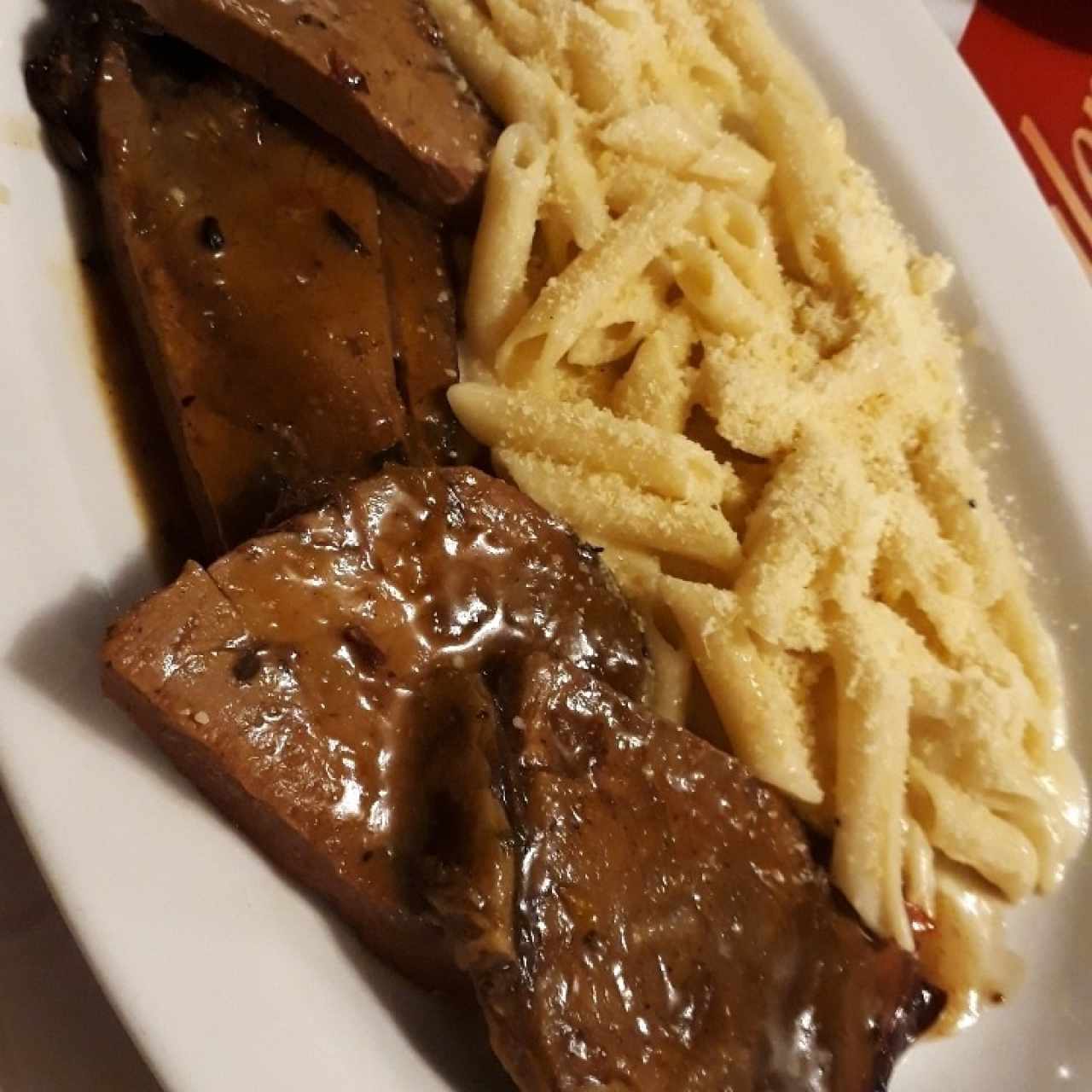 asado de ternera con pasta 4 quesos 