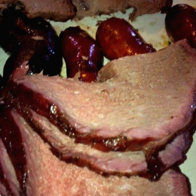 Solomo en vara con chorizo y morcilla