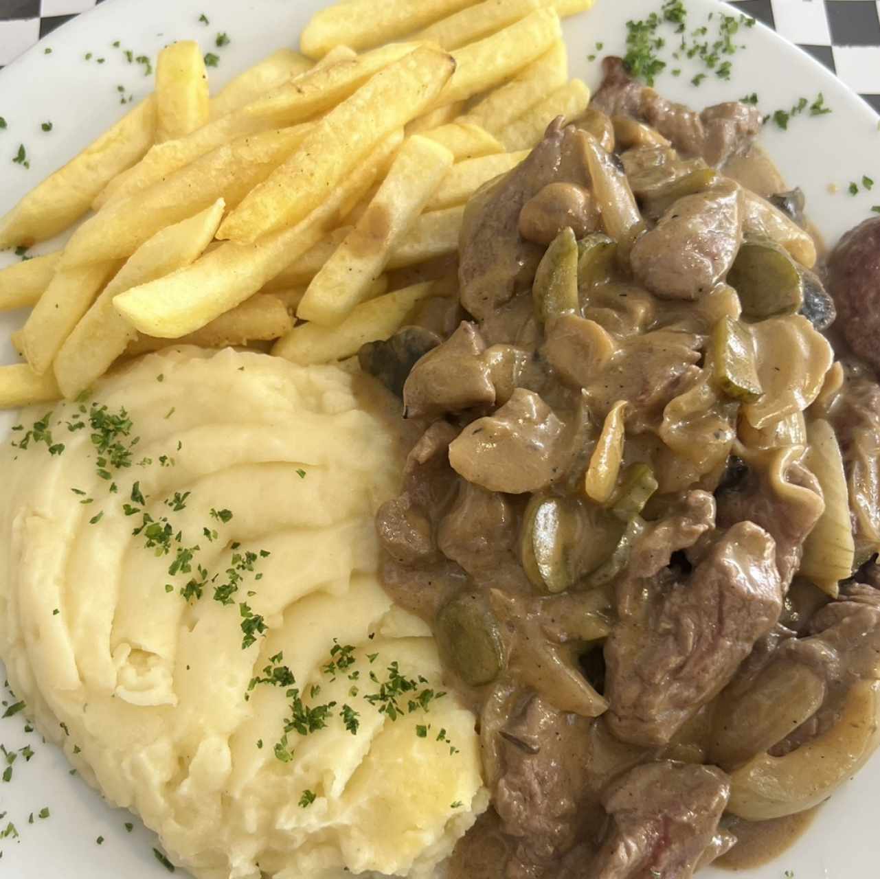 Strogonoff de Lomito