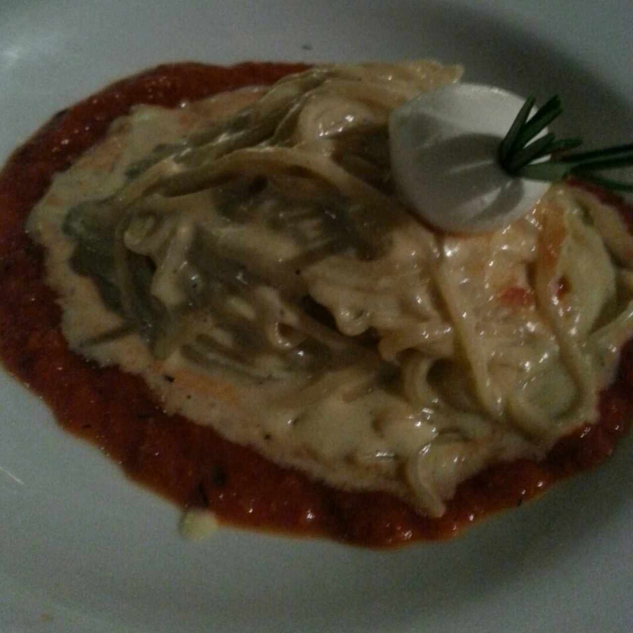 Linguini con Salsa al Filleto y Crema