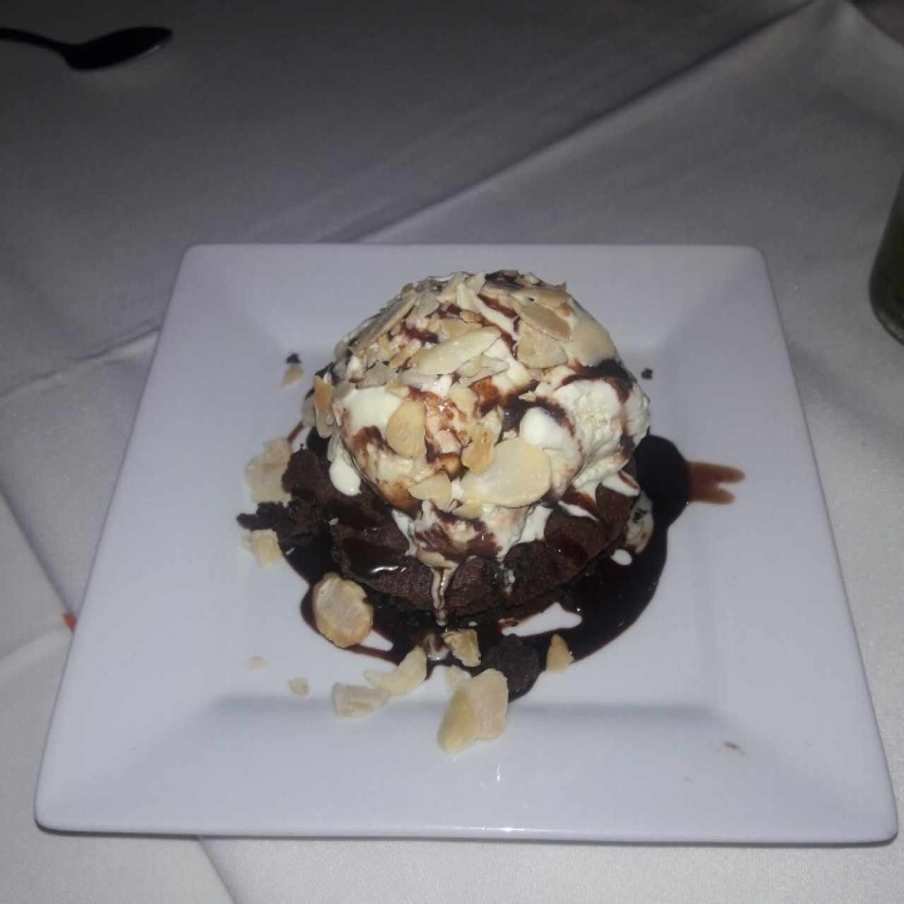 brownie con helado