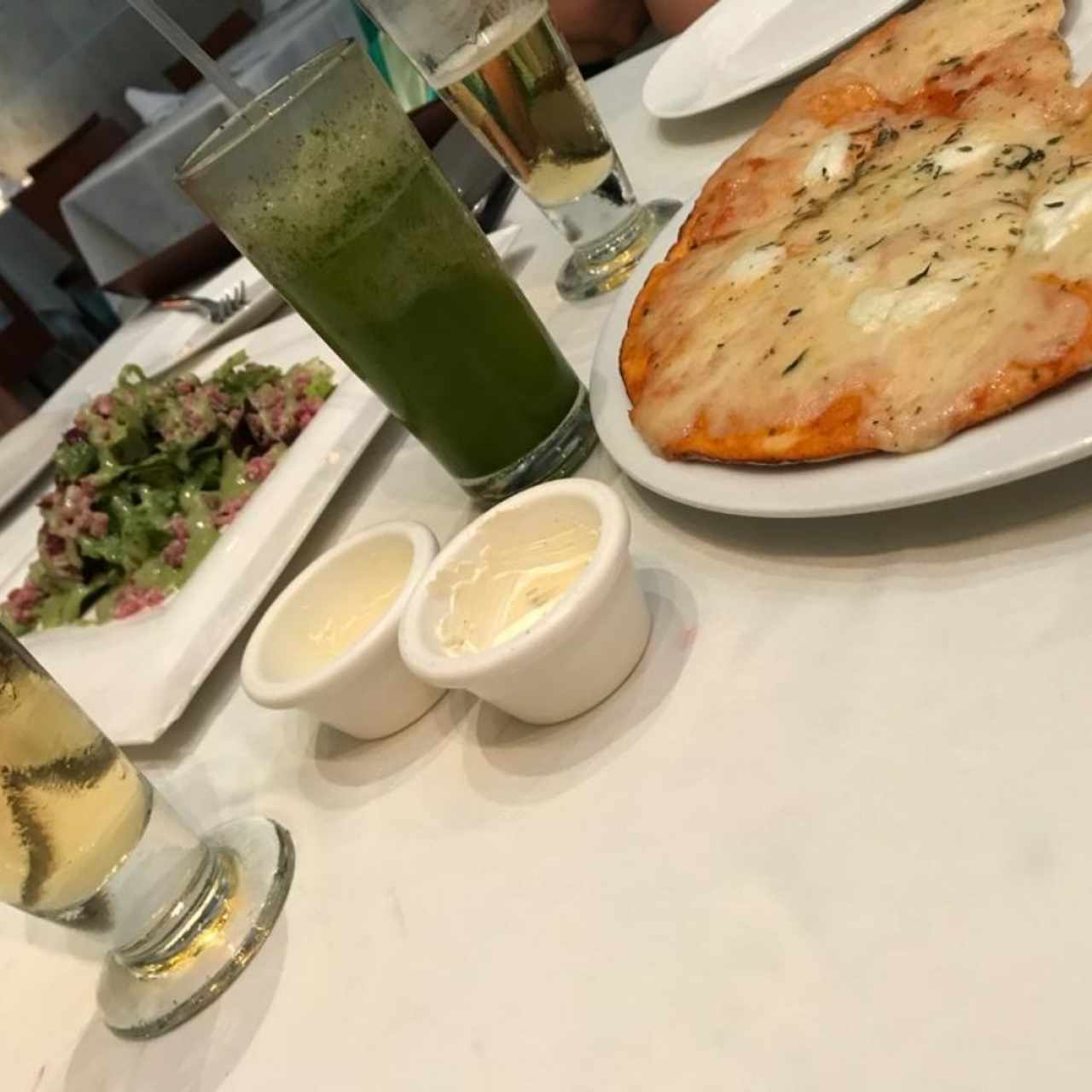 Entradas - Ensalada Tartare y pizza Margarita 